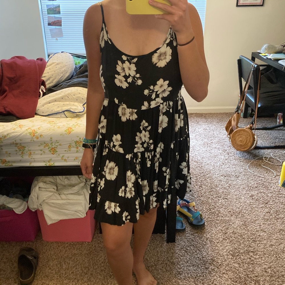 Brandy Melville One Size Women’s Flowy Dress